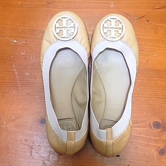 TORY BURCH CAROLINA PATENT LEATHER BALLERINA FLAT CREAM SHOES SIZE 6 - Picture 3 of 9